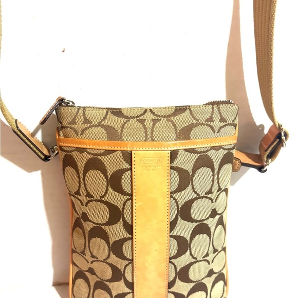 Coach vintage CC signature print canvas crossbody handbag main - Picture 8 of 9